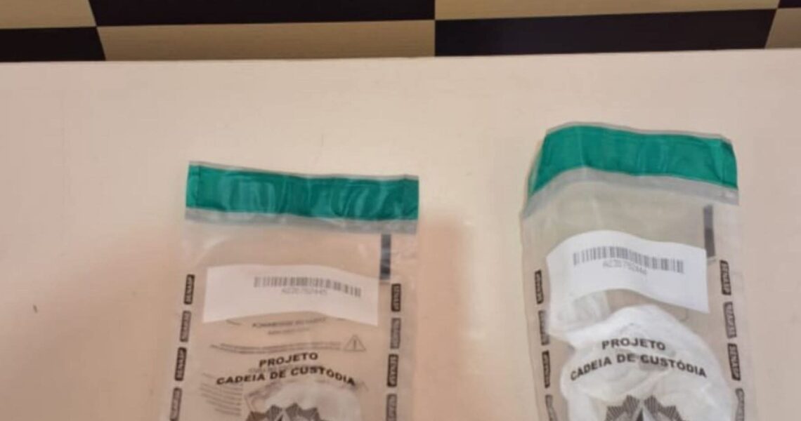 PMMG PRENDE PASSAGEIRO DE UM TÁXI TRANSPORTANDO COCAÍNA E CRACK NO BAIRRO SANTA MARIA EM CARANGOLA/MG