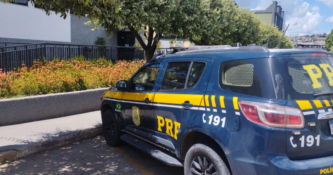 PRF PRENDE HOMEM COM MANDADO DE PRISÃO POR HOMICÍDIO EM LEOPOLDINA