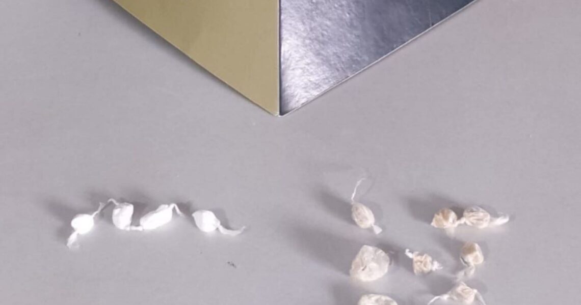 POLÍCIA MILITAR PRENDE DOIS AUTORES POR TRÁFICO DE DROGAS EM DIVINO