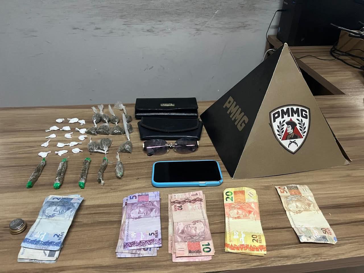 PM APREENDE DROGAS E PRENDE SUSPEITO POR TRAFICO NO SÃO GOTARDO