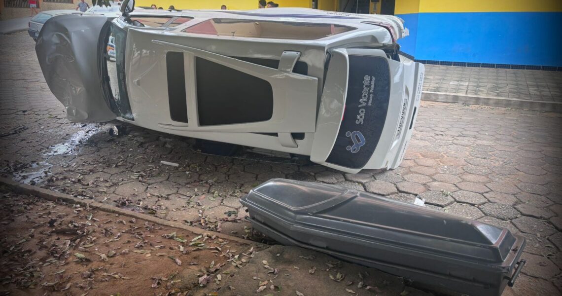 GOL BATE EM CARRO DE FUNERÁRIA EM MUTUM