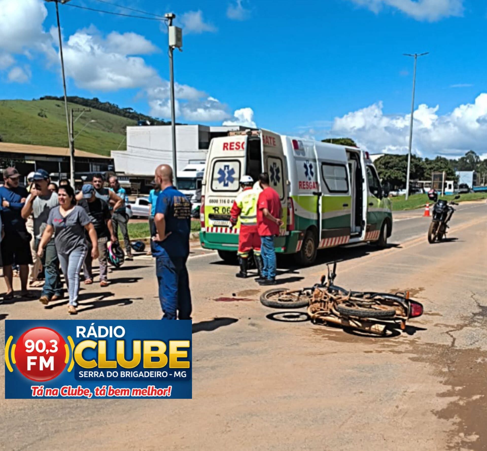 ACIDENTE ENTRE CARRO E MOTOCICLETA NO PERÍMETRO URBANO DA BR 116 EM FERVEDOURO