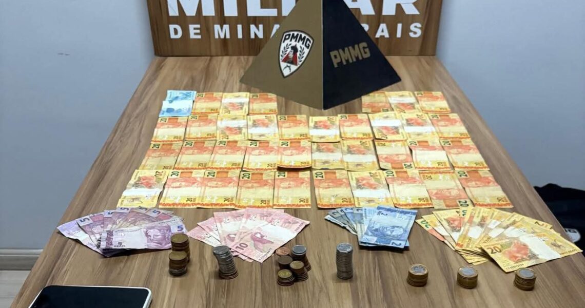 PMMG PRENDE DOIS SUSPEITOS E APREENDE DROGAS E DINHEIRO NO BAIRRO ENCOBERTA , EM MURIAÉ