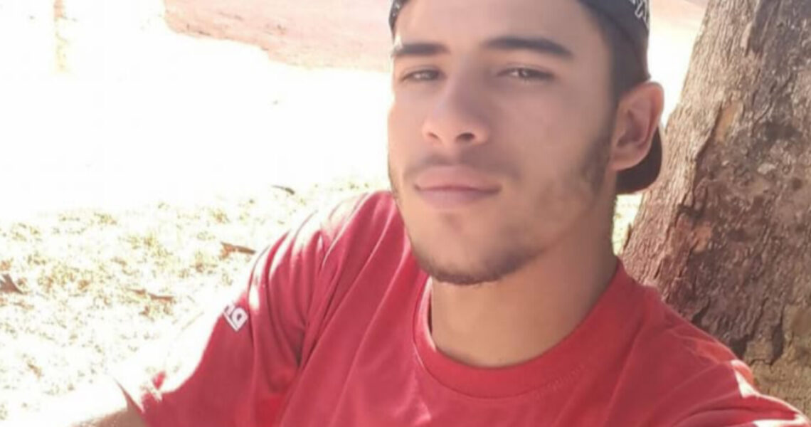 NAMORADA ENCONTRA NAMORADO MORTO DENTRO DE CASA, EM FERVEDOURO