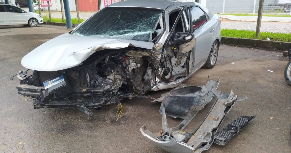 ACIDENTE ENVOLVE TRÊS VEICULOS NA BR 116, EM MURIAÉ NESTE DOMINGO