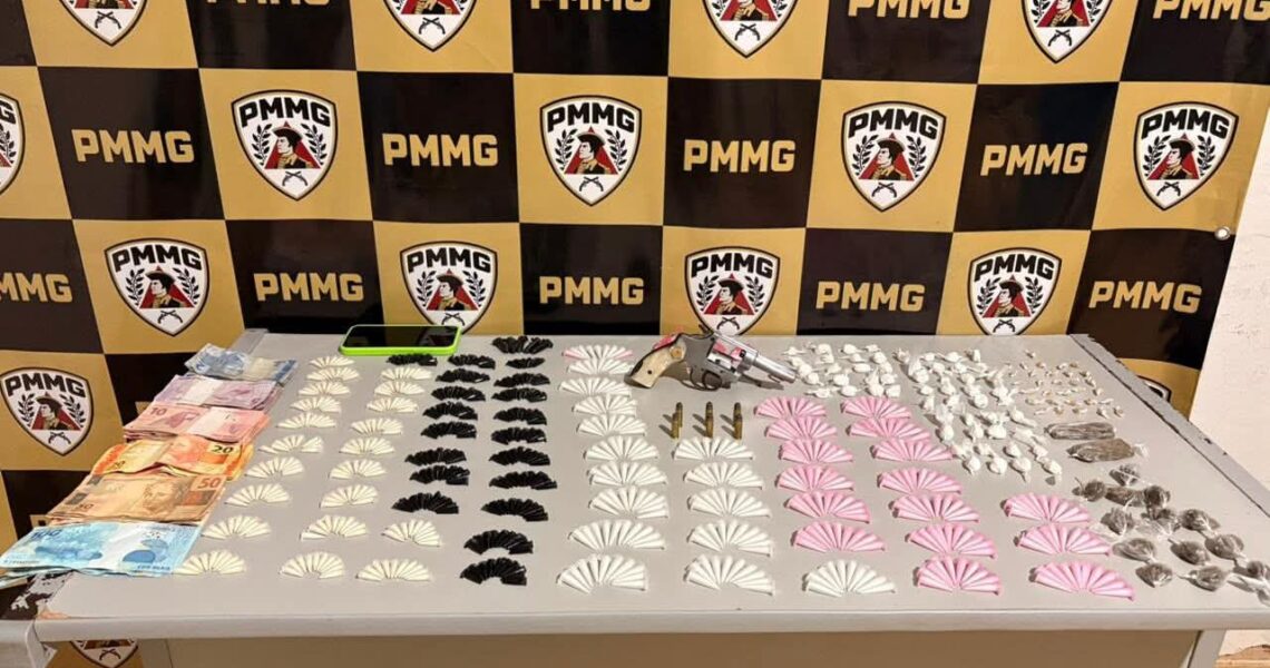 PMMG APREENDE GRANDE QUANTIDADE DE DROGAS E ARMA DE FOGO EM OPERAÇÃO  NO BAIRRO CRUZEIRO