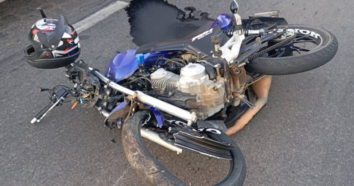 MOTOCICLISTA DE CAPARAÓ FICA FERIDO EM ACIDENTE DE M MIRADOURO