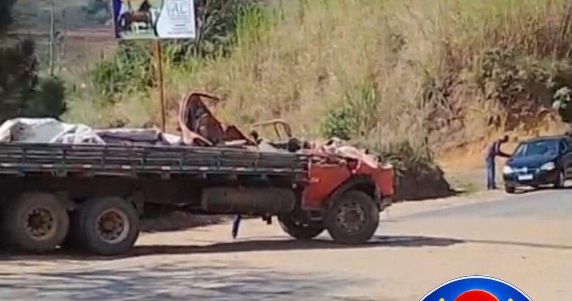 TRAGÉDIA- GRAVE ACIDENTE: CAMINHÃO PERDE O FREIO NA DESCIDA DE BARROSO- ZONA RURAL DE CARANGOLA