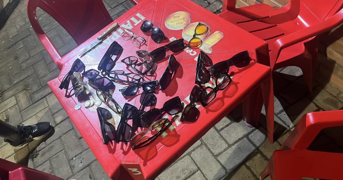 PMMG  EFETUA PRISÃO E RECUPERA ÓCULOS FURTADOS DE LOJA EM MURIAÉ