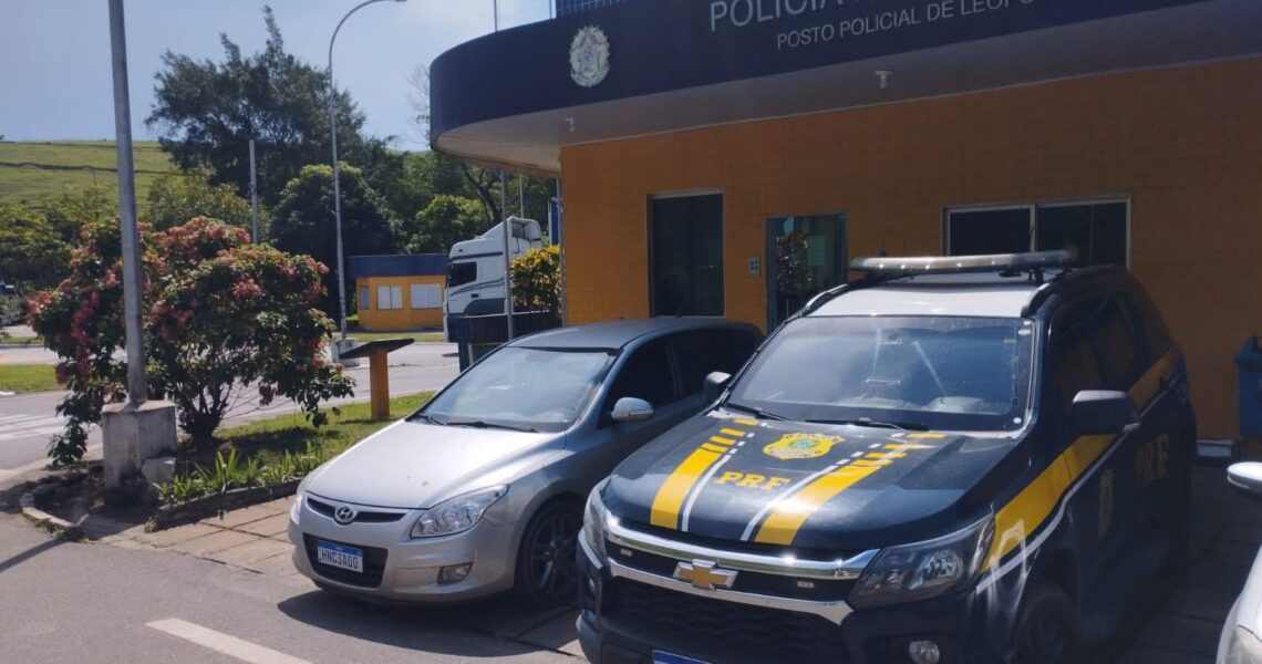 PRF DE LEOPOLDINA RECUPERA VEÍCULO ROUBADO