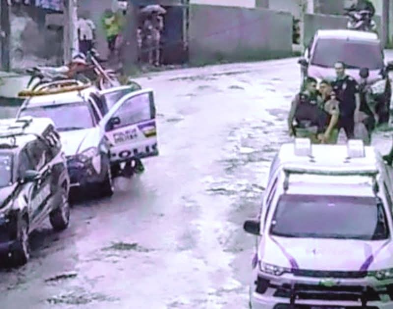 PCMG E PCMG PRENDEM TRÊS SUSPEITOS E APREENDEM ADOLESCENTE EM MIRAÍ